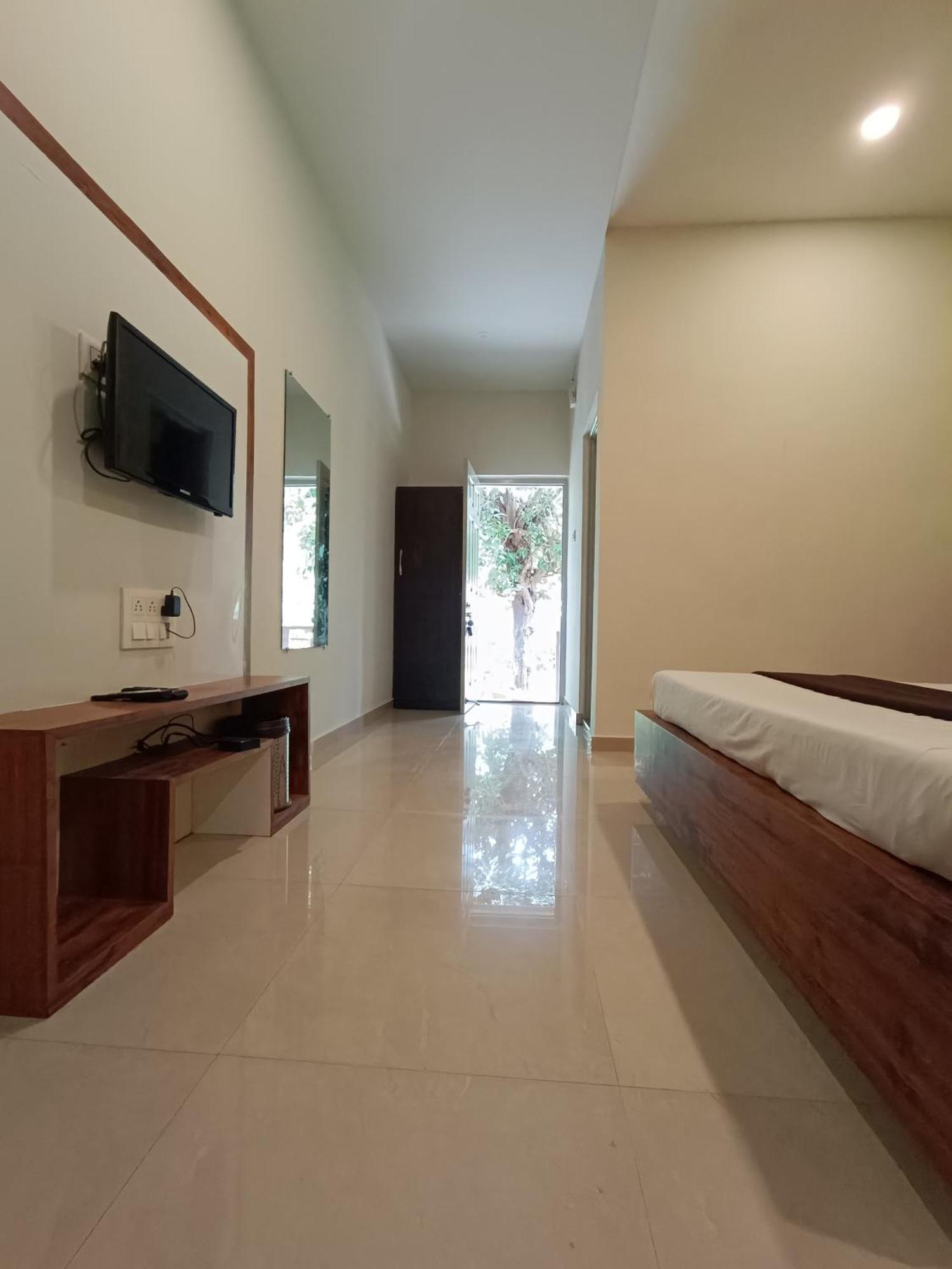 Serenity Resort Panhāla Εξωτερικό φωτογραφία